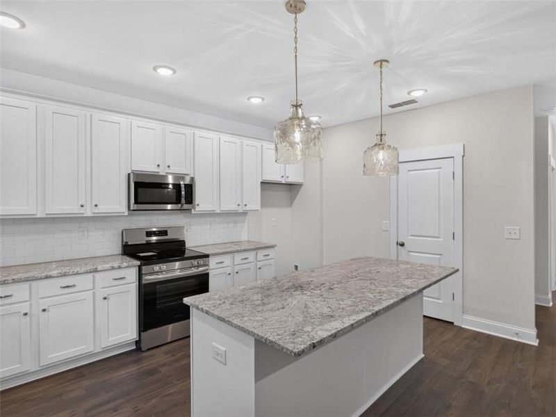 Furnished interior view inside a new home in , Dallas (Image 10).
