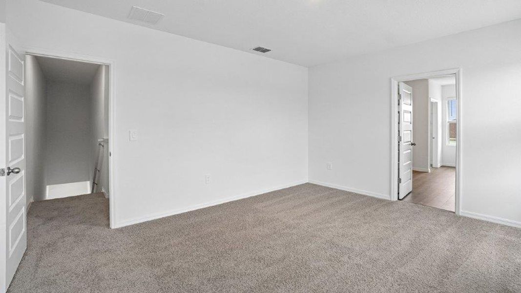 Representative unfurnished interior of a home built from the THE McKENNA by D.R. Horton in Summerlin at Hawthorne Ranch, Lakeland (Image 39).