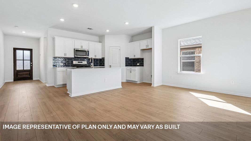 Spacious, unfurnished interior of a new home in Bar W Ranch, Leander (Image 20).
