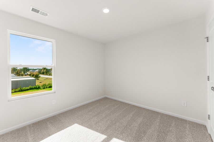 Spacious, unfurnished interior of a new home in Tucker Ridge, Pendleton (Image 20).