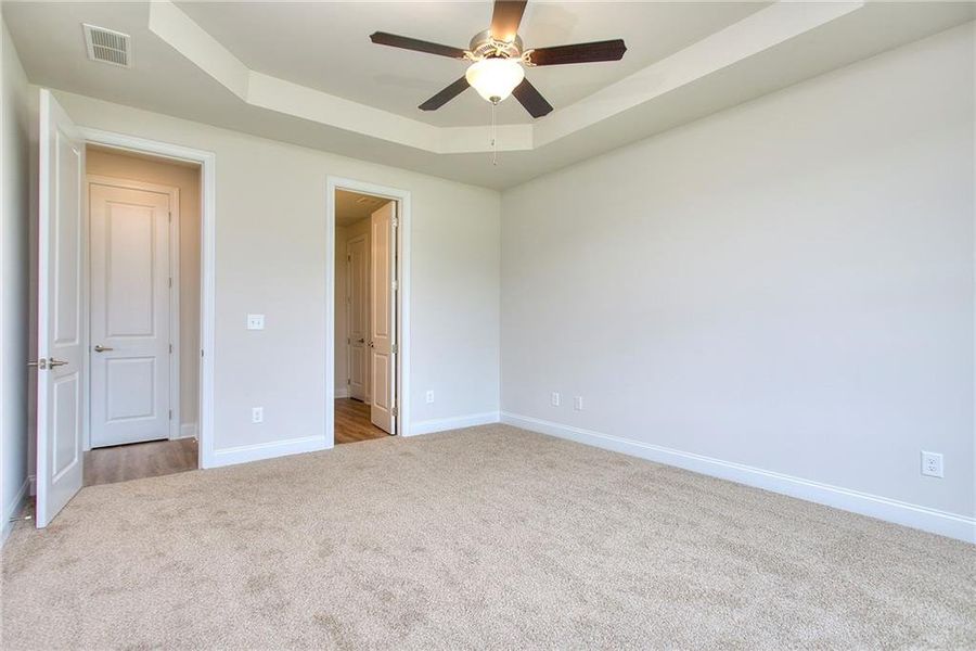 Spacious, unfurnished interior of a new home in , Homer (Image 25).