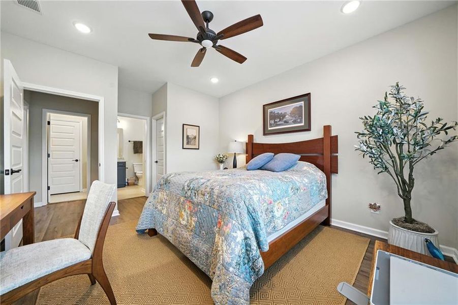 Furnished interior view inside a new home in , Waleska (Image 6).