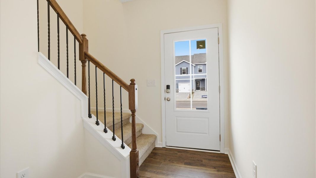 Spacious, unfurnished interior of a new home in Cherokee Crossing, Kodak (Image 11).