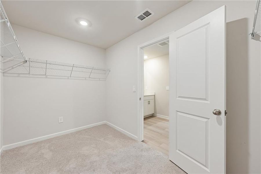 Spacious, unfurnished interior of a new home in Creekside at Oxford Park, Fairburn (Image 27).
