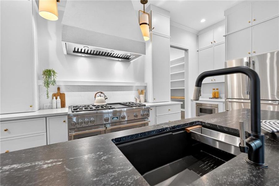 Furnished interior view inside a new home in , Atlanta (Image 11).