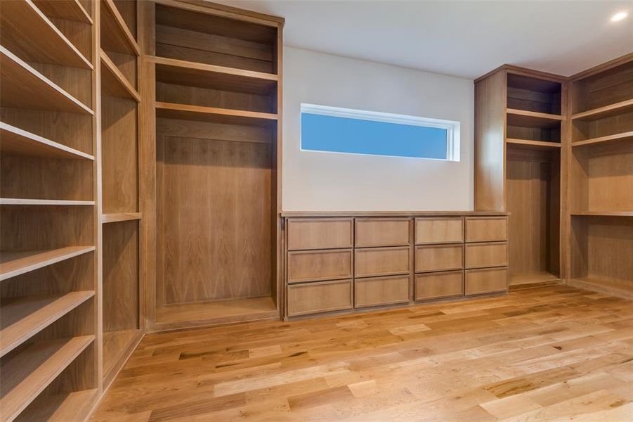 Furnished interior view inside a new home in , Dallas (Image 29). Furnished interior view inside a new home in , Dallas (Image 29).