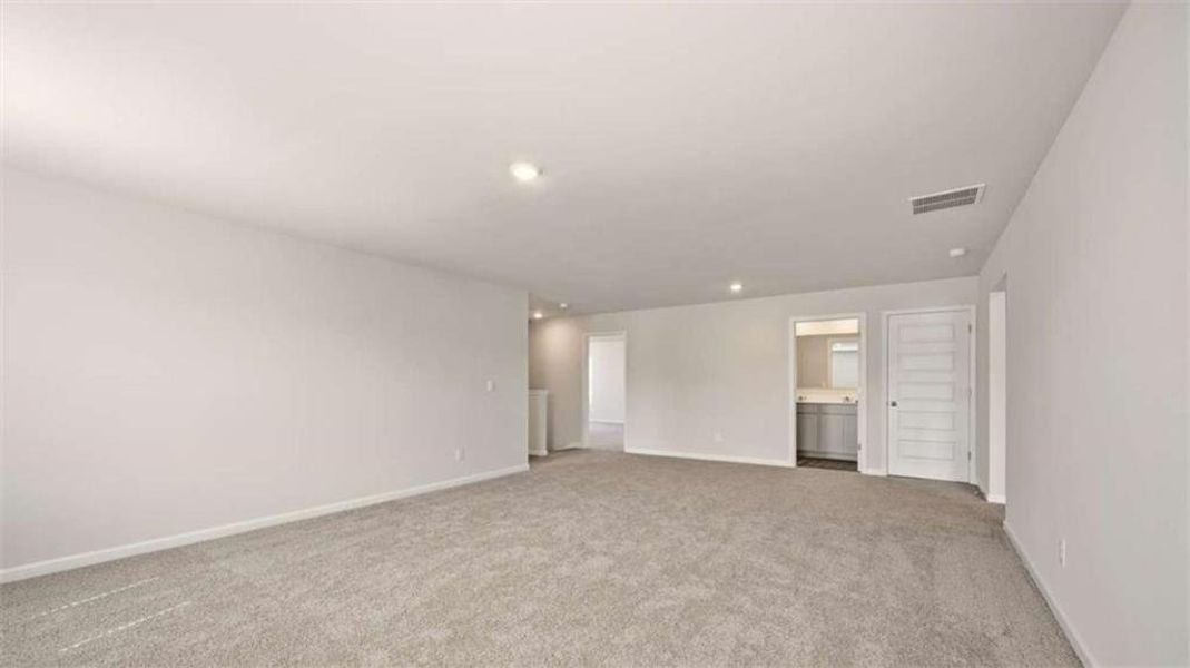 Spacious, unfurnished interior of a new home in Bridle Creek, Locust Grove (Image 24).