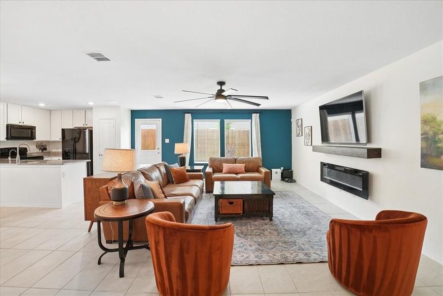 Furnished interior view inside a new home in Trinity West, Dallas (Image 10). Furnished interior view inside a new home in Trinity West, Dallas (Image 10).
