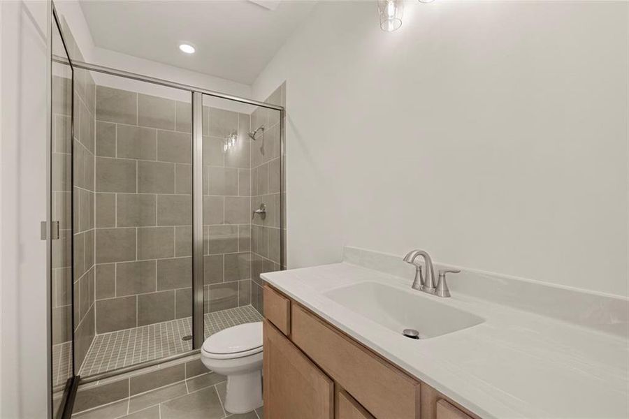 Furnished interior view inside a new home in , Gainesville (Image 14).