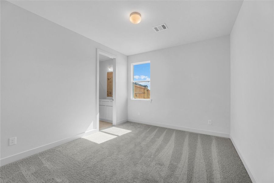 Representative image. Features, selections and colors may vary.