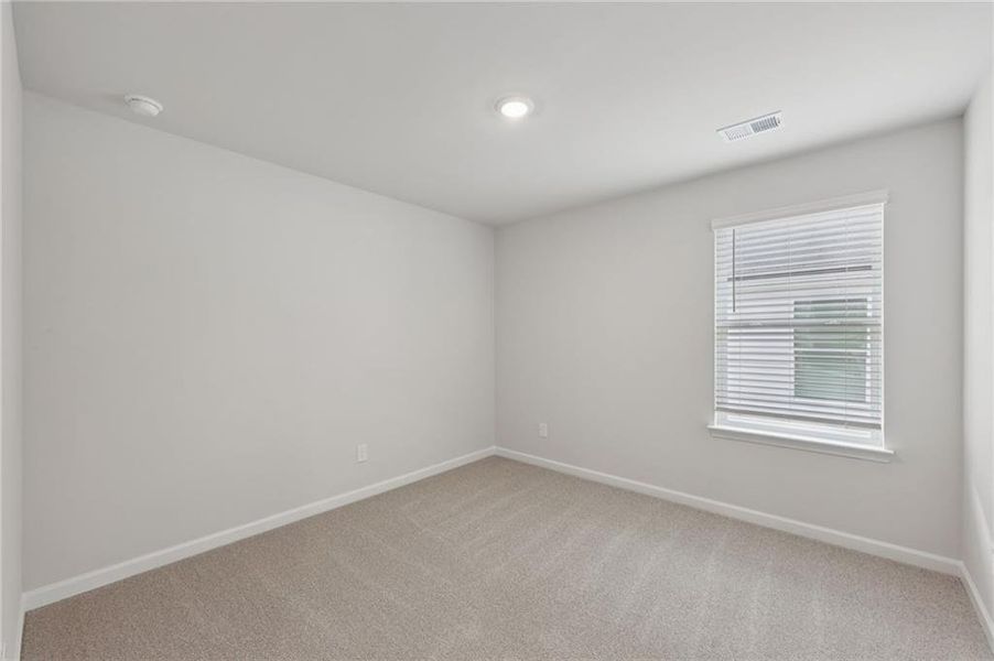 Spacious, unfurnished interior of a new home in Westmont Preserve, Powder Springs (Image 30).