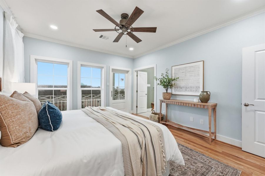 Furnished interior view inside a new home in , Tiki Island (Image 40).