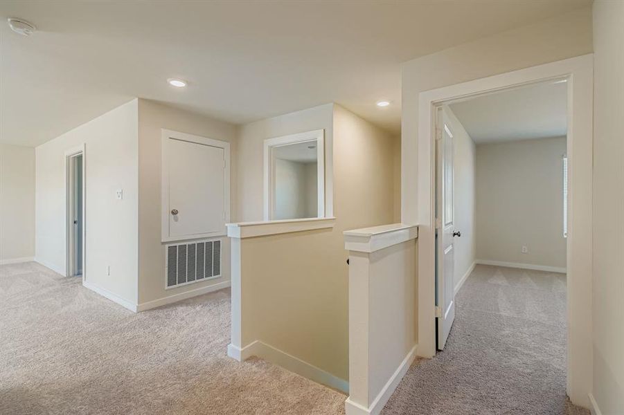 Spacious, unfurnished interior of a new home in Middlefield Village, Dallas (Image 26).