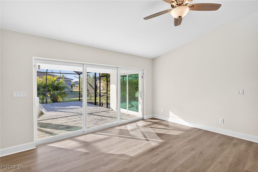 Spacious, unfurnished interior of a new home in Cape Coral, Cape Coral (Image 17).