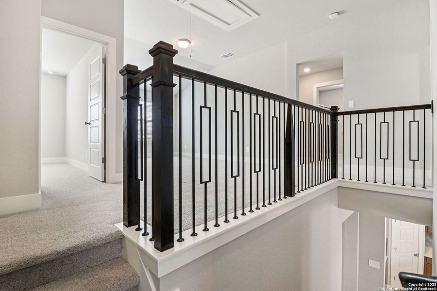 Spacious, unfurnished interior of a new home in Thomas Pond, San Antonio (Image 20). Spacious, unfurnished interior of a new home in Thomas Pond, San Antonio (Image 20).