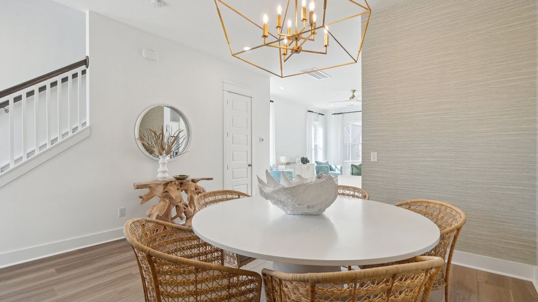 2855 Fletcher Dining 3of5 F1 8 6 25