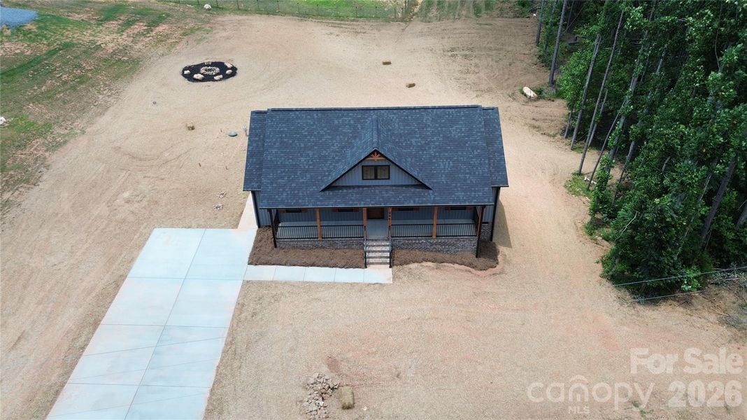 Exterior details and patio area of a home in , Lawndale (Image 4).