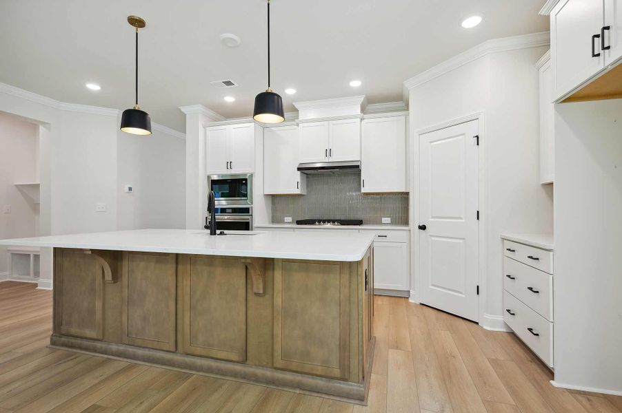 The Whitetail - Kitchen