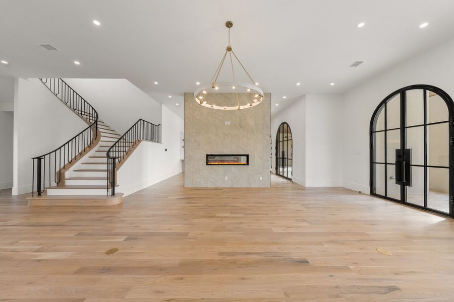 Spacious, unfurnished interior of a new home in Fleming Pointe, Fort Worth (Image 23). Spacious, unfurnished interior of a new home in Fleming Pointe, Fort Worth (Image 23).