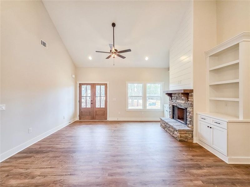 Spacious, unfurnished interior of a new home in , Dallas (Image 13).