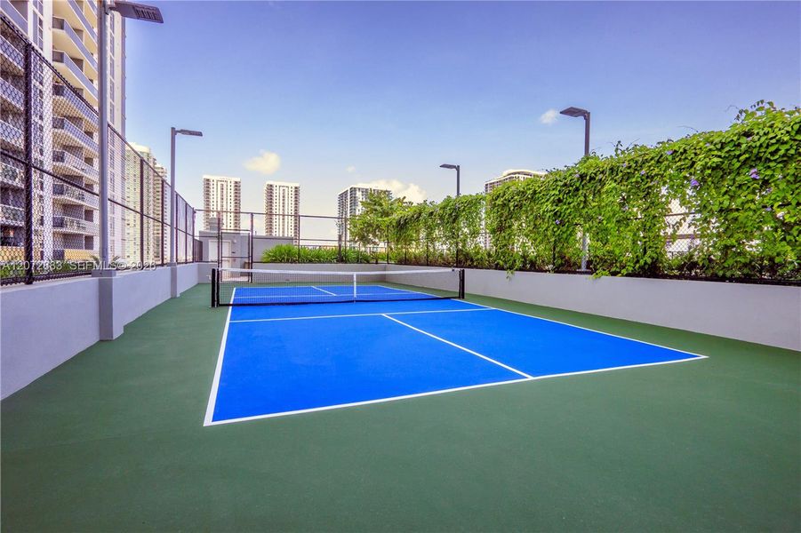 Community amenities in , Miami (Image 36).