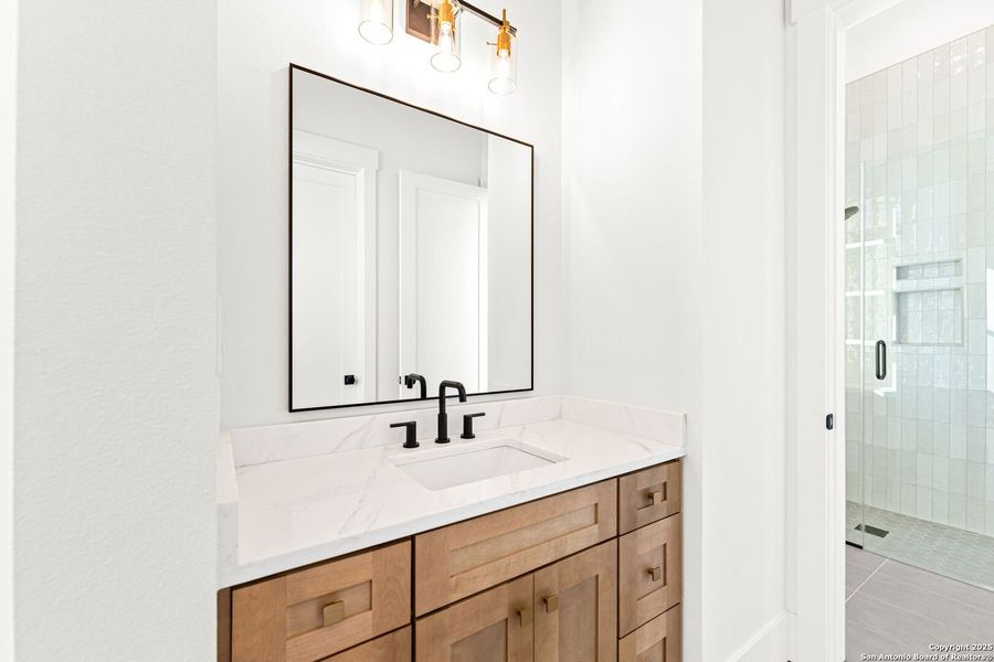 Furnished interior view inside a new home in , Bandera (Image 16).