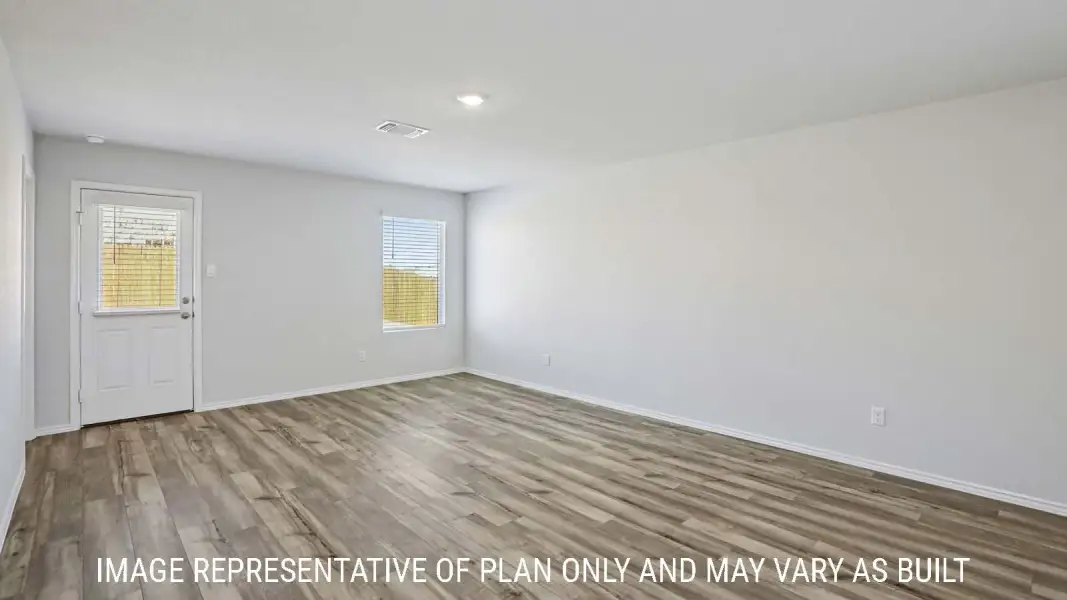 Spacious, unfurnished interior of a new home in Reynolds Crossing, Killeen (Image 14).