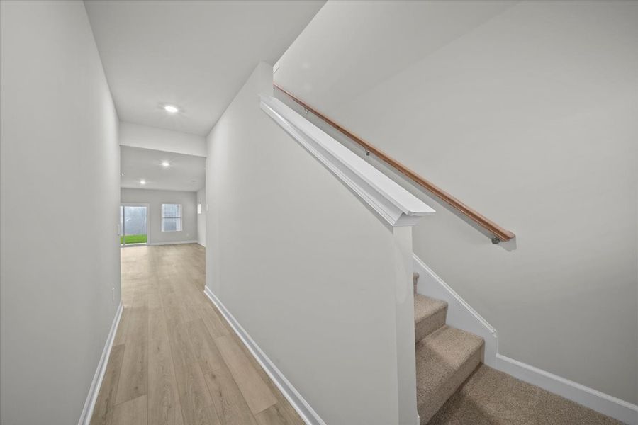 Spacious, unfurnished interior of a new home in Village at White Pine, Pendleton (Image 9).