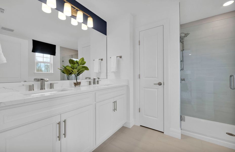 Capri | Owner's Bathroom