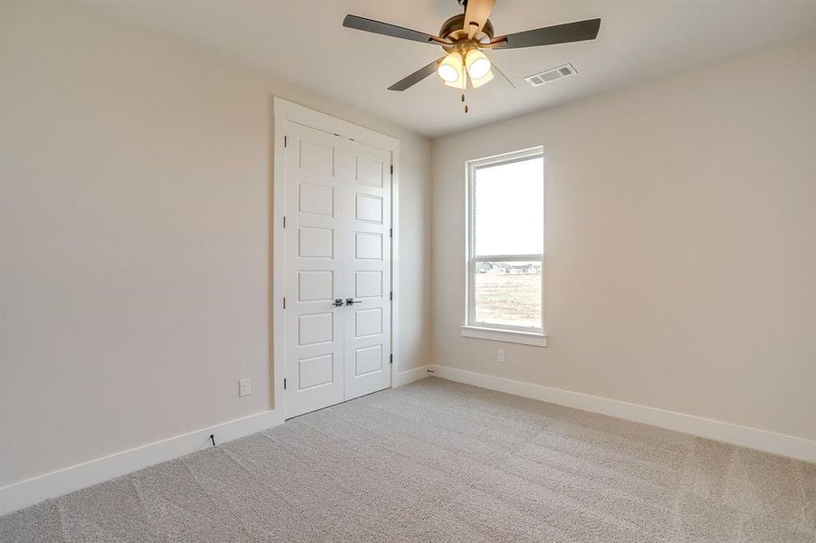 Spacious, unfurnished interior of a new home in Waterfall Ranch Estates, Waxahachie (Image 25).