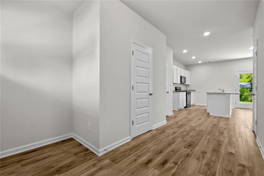 Spacious, unfurnished interior of a new home in North Haven, Rome (Image 28).