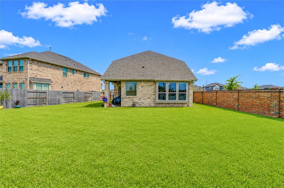 Exterior details and patio area of a home in , Katy (Image 24). Exterior details and patio area of a home in , Katy (Image 24).