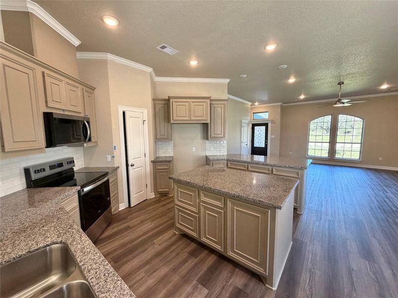 Furnished interior view inside a new home in , Angleton (Image 5).