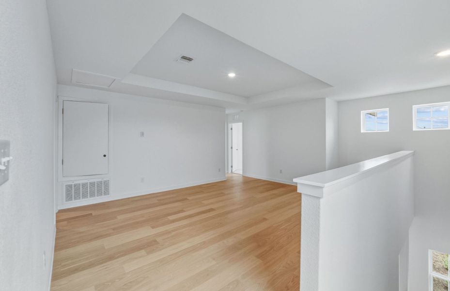 Spacious, unfurnished interior of a new home in Larson Crossing, Elgin (Image 37).