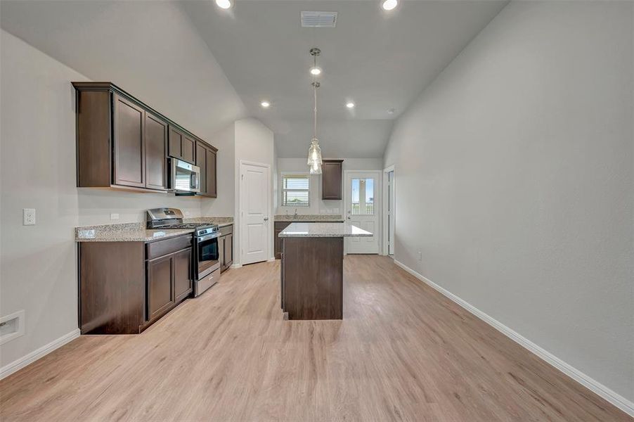 Furnished interior view inside a new home in Lane Ranch, Sanger (Image 5).