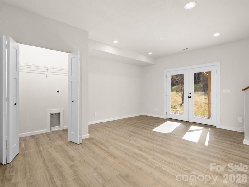 Spacious, unfurnished interior of a new home in , Waynesville (Image 25).