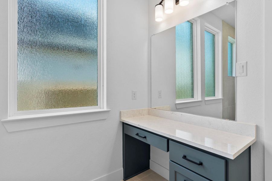 Furnished interior view inside a new home in Evergreen, Conroe (Image 10).