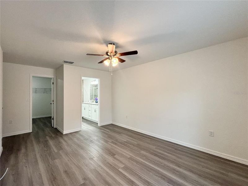 Spacious, unfurnished interior of a new home in , Dunnellon (Image 72).