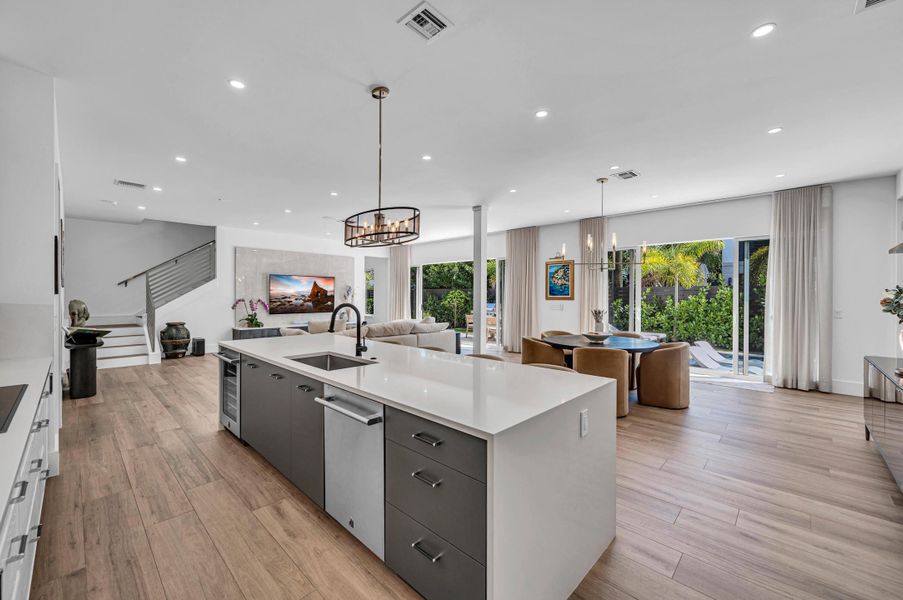 618 NE 15th AVE-35