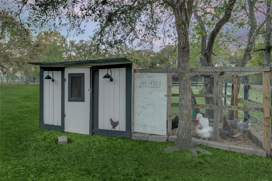 Exterior details and patio area of a home in , Richmond (Image 3).