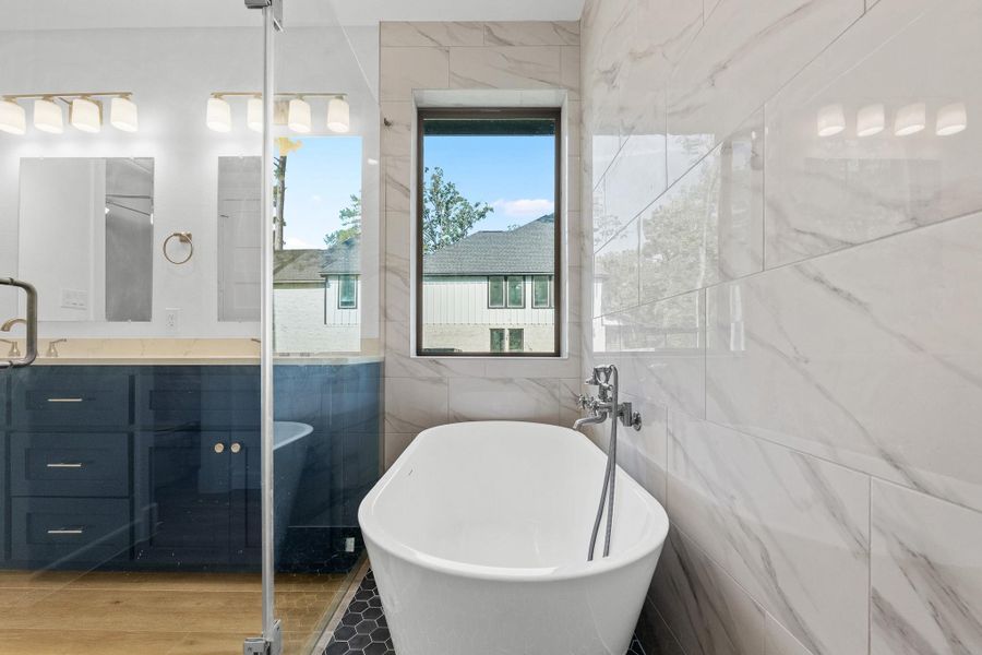 Primary shower/soaking tub