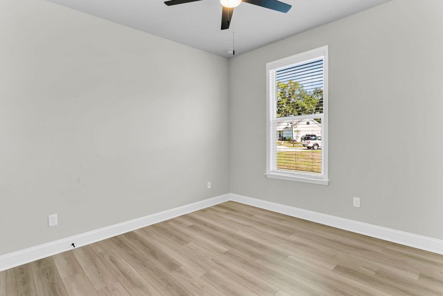 Spacious, unfurnished interior of a new home in , Summerville (Image 31).