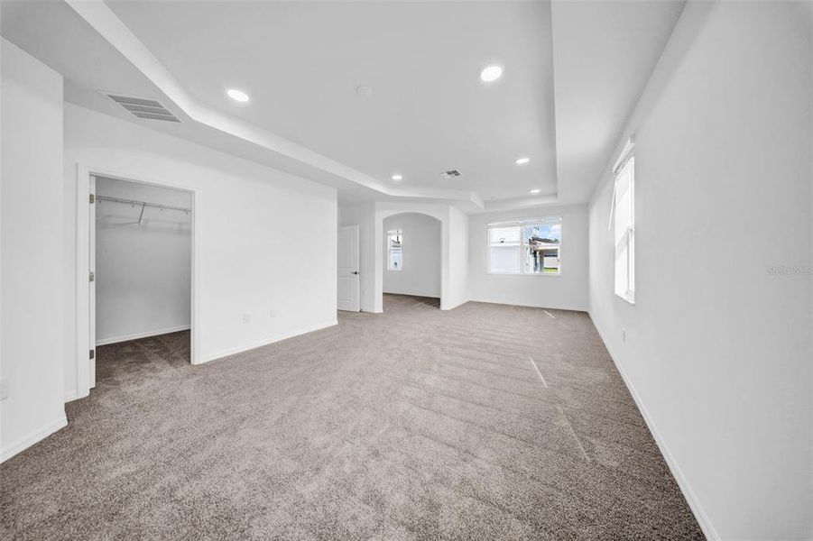 Spacious, unfurnished interior of a new home in , Wesley Chapel (Image 35). Spacious, unfurnished interior of a new home in , Wesley Chapel (Image 35).
