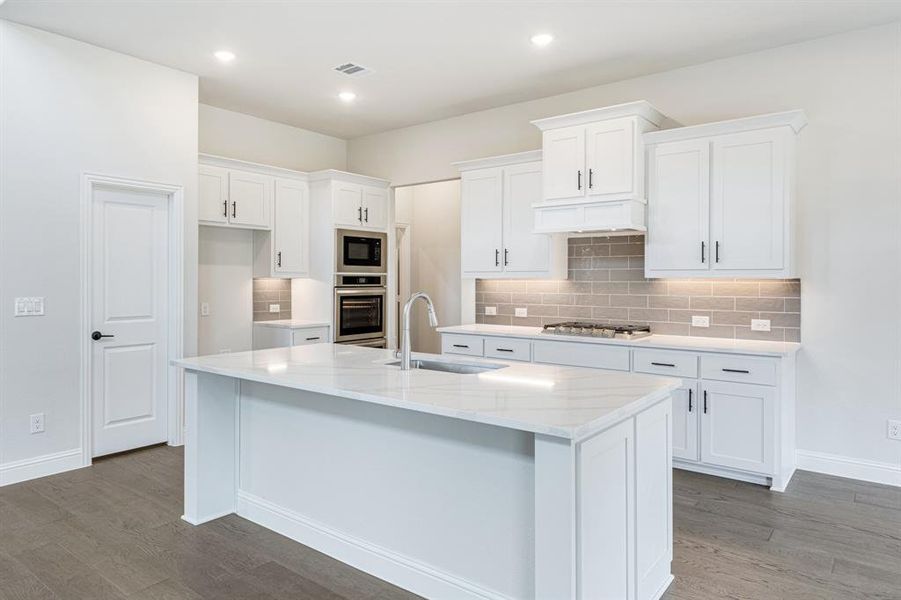 Furnished interior view inside a new home in Liberty, Melissa (Image 16).
