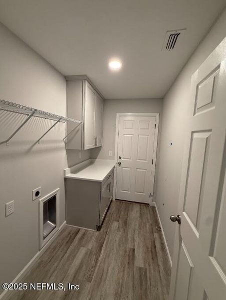 Spacious, unfurnished interior of a new home in , Jacksonville (Image 19).