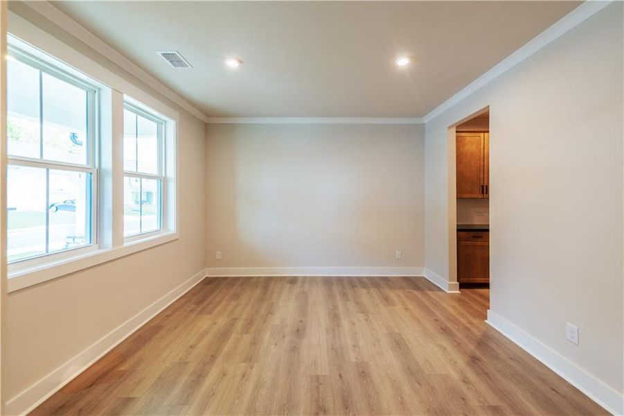 Spacious, unfurnished interior of a new home in Cambridge at Steels Bridge: Steels Bridge, Canton (Image 21).