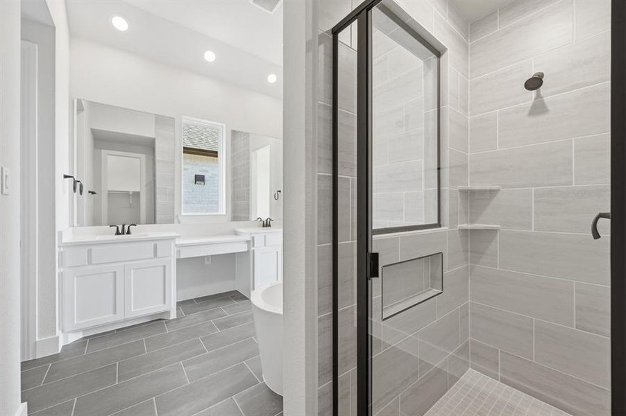Furnished interior view inside a new home in Dove Hollow, Waxahachie (Image 10).
