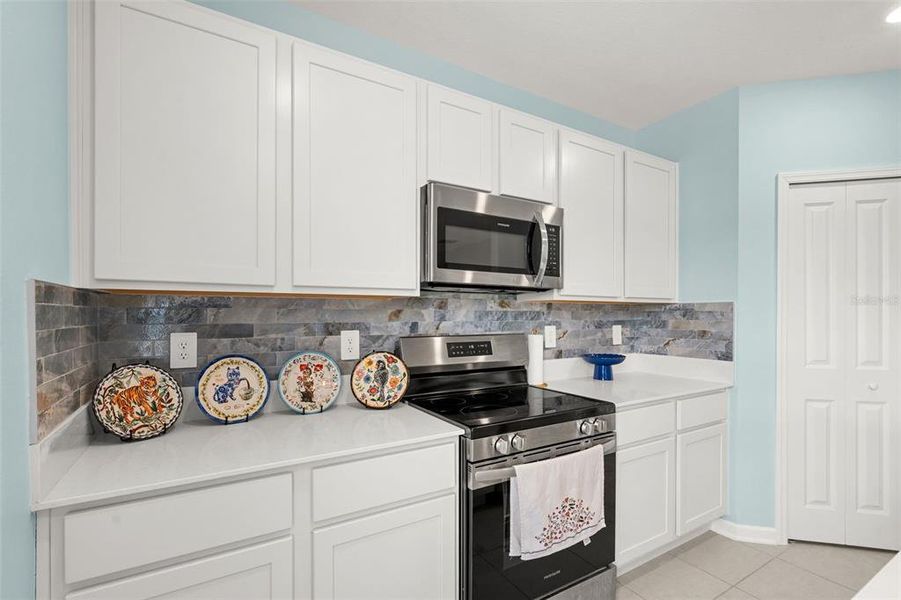 Furnished interior view inside a new home in , Kissimmee (Image 15).