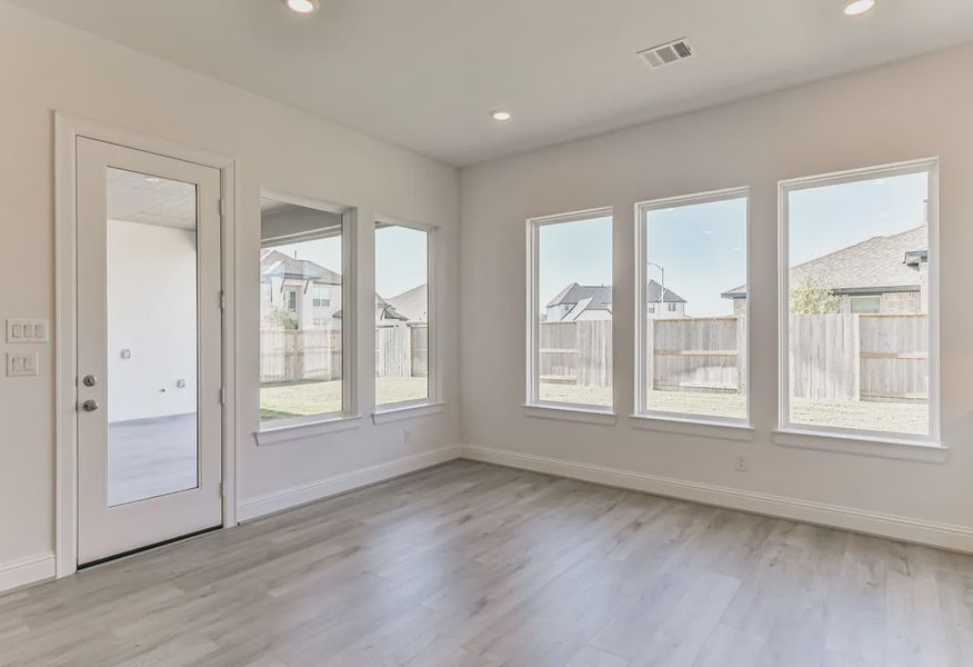 Plan 6010 dining - 6 of 18 Plan 6010 dining - 6 of 18