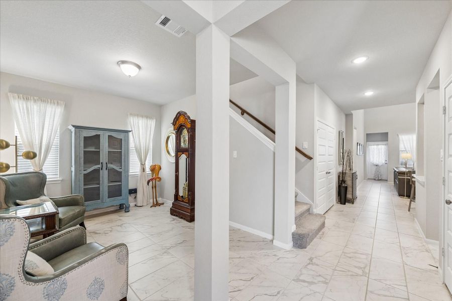 Furnished interior view inside a new home in Stonebrooke, Conroe (Image 4).